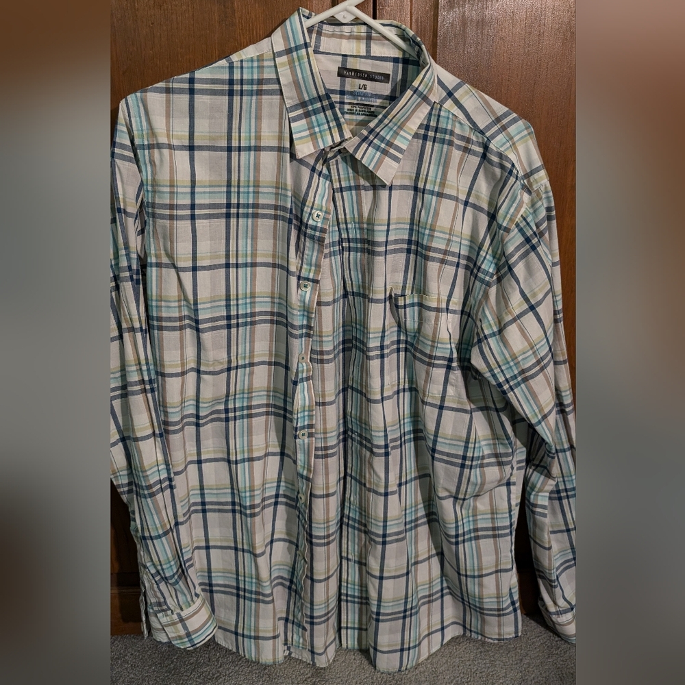 Van Heusen Long Sleeve Button Down Shirt